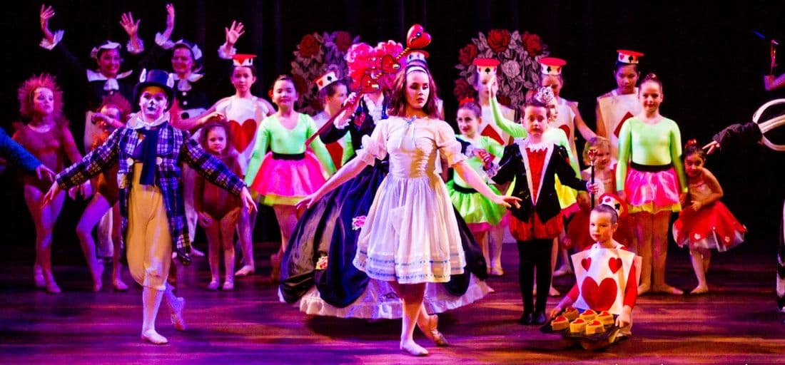 Darebin School of Dance Logo on Kidsbook