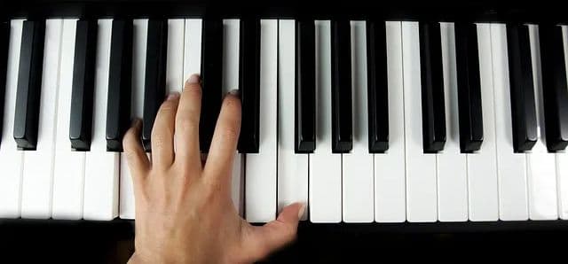 Music Logic Logo on Kidsbook
