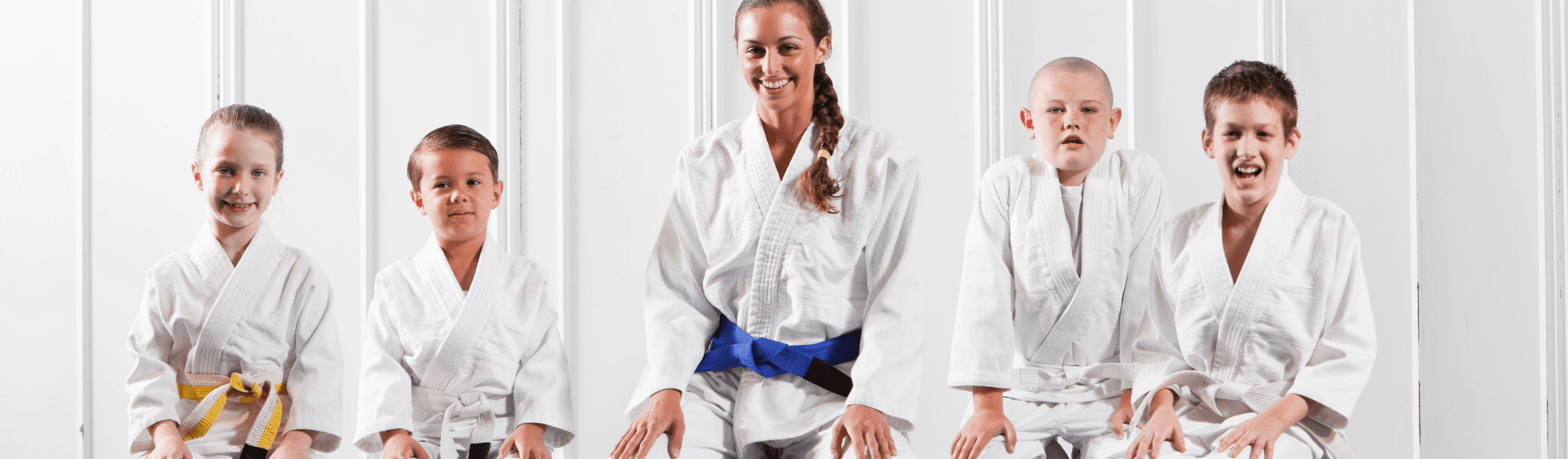 Jiu Jitsu Classes For Your Kids Near Willoughby hero background