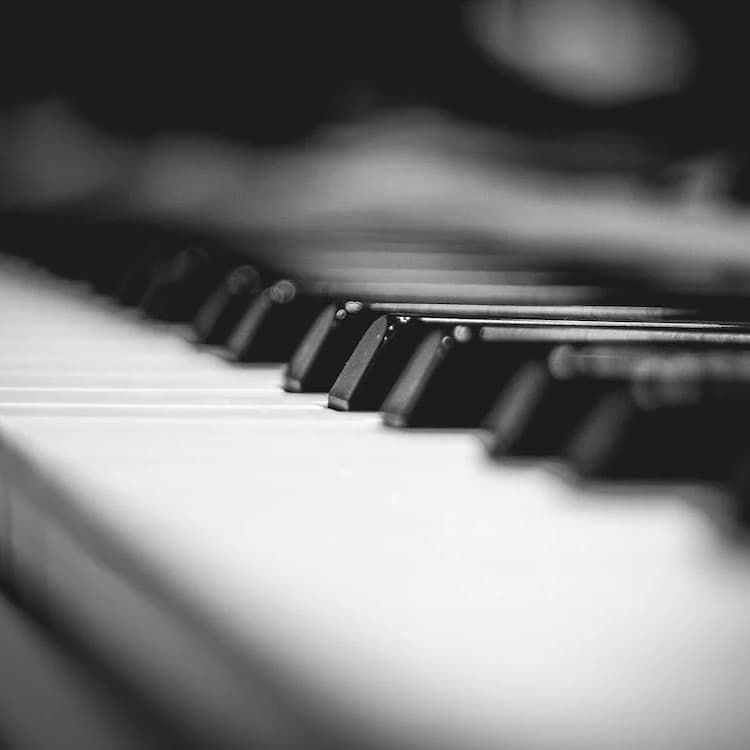 Lucy Egger-Girardin Piano Tuition Logo on Kidsbook