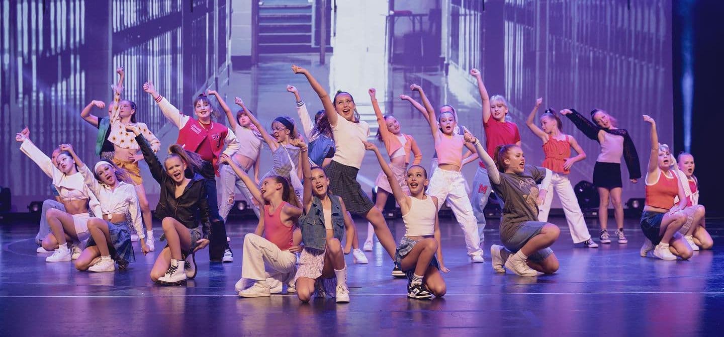 Launch Performing Arts Centre Logo on Kidsbook