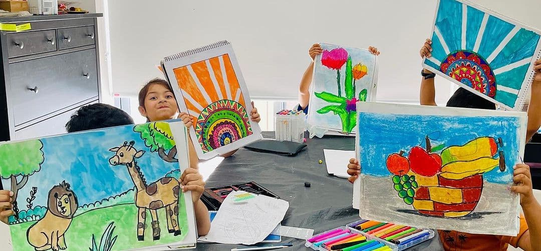 ArtCraze By Alka Kapoor Logo on Kidsbook