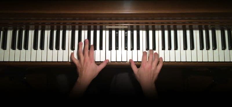 Gellie's Piano Lessons Logo on Kidsbook