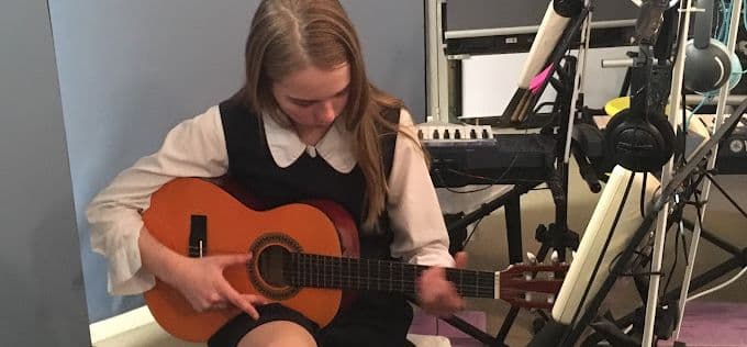 Maroubra Music School Logo on Kidsbook
