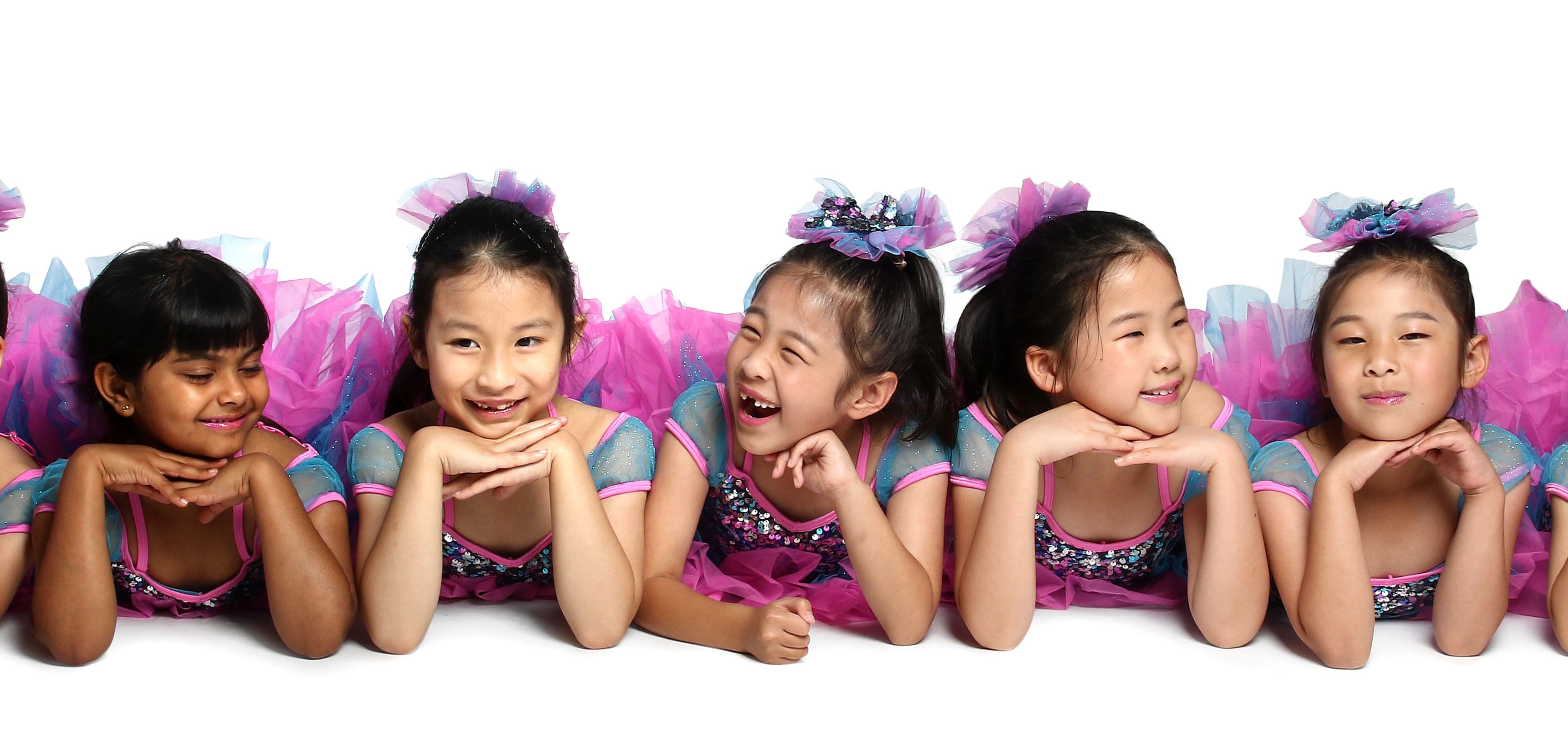 MNM Creating and Performing Logo on Kidsbook