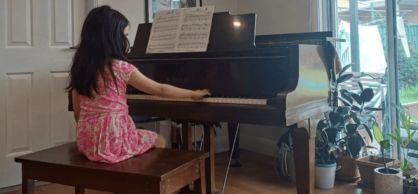 Emily Chu Piano Lessons Logo on Kidsbook