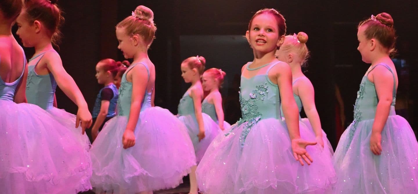 Ultimate Dance & Performing Arts Logo on Kidsbook