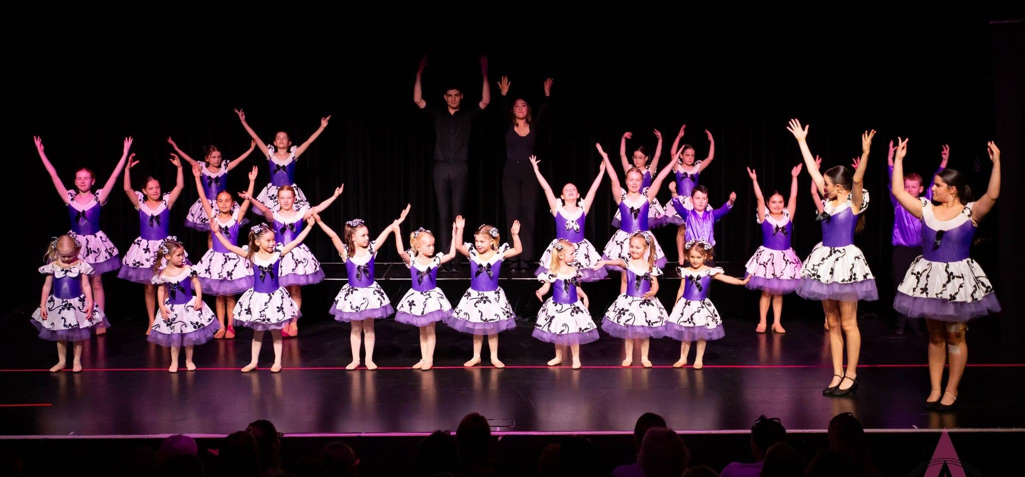A Star Dance and Performing Arts Logo on Kidsbook