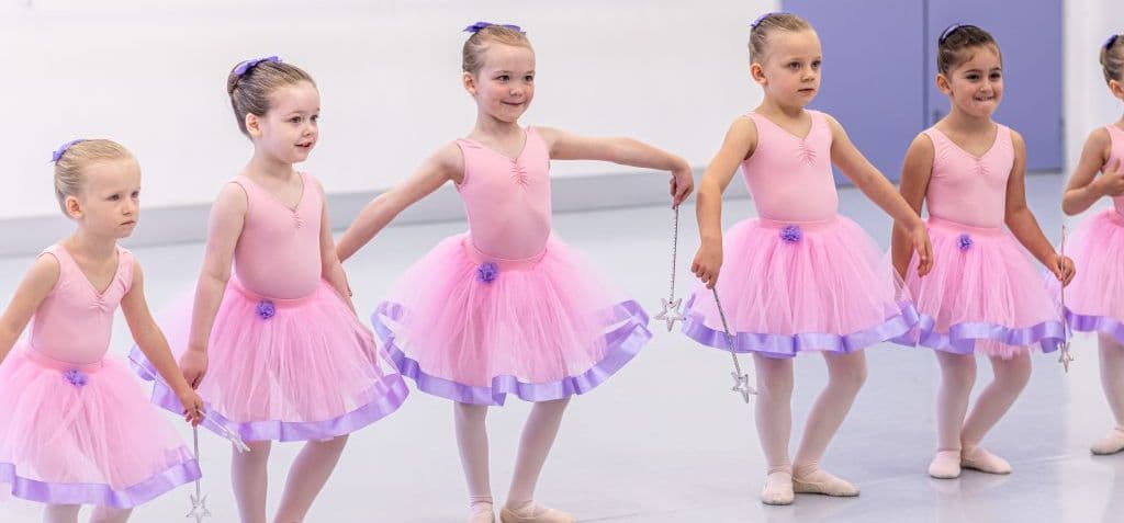 Lisa Clark Dance Centre Logo on Kidsbook