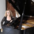 Maria's Piano Studio Logo on Kidsbook