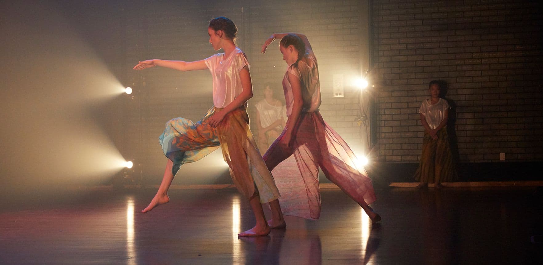 Seet Dance Logo on Kidsbook