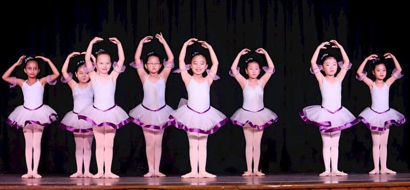 Dance Studio Pirouette Logo on Kidsbook