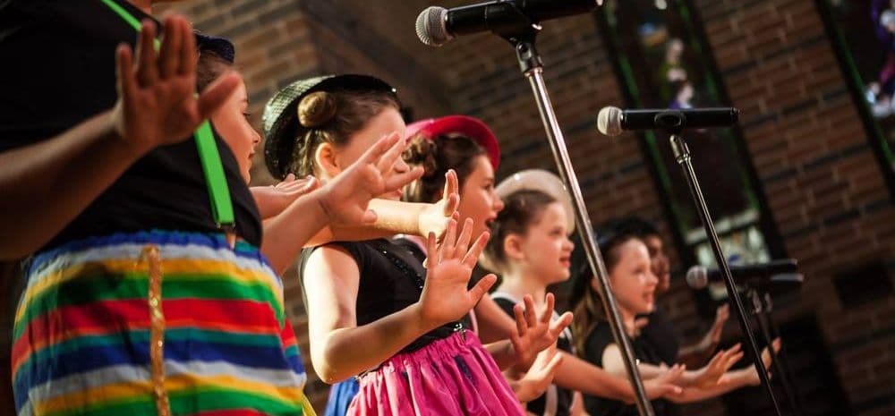 Brightsparks Performing Arts School Logo on Kidsbook