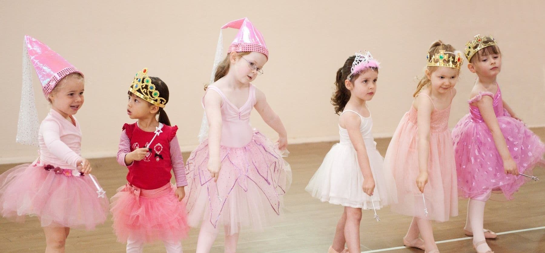 Little Dance Company Logo on Kidsbook